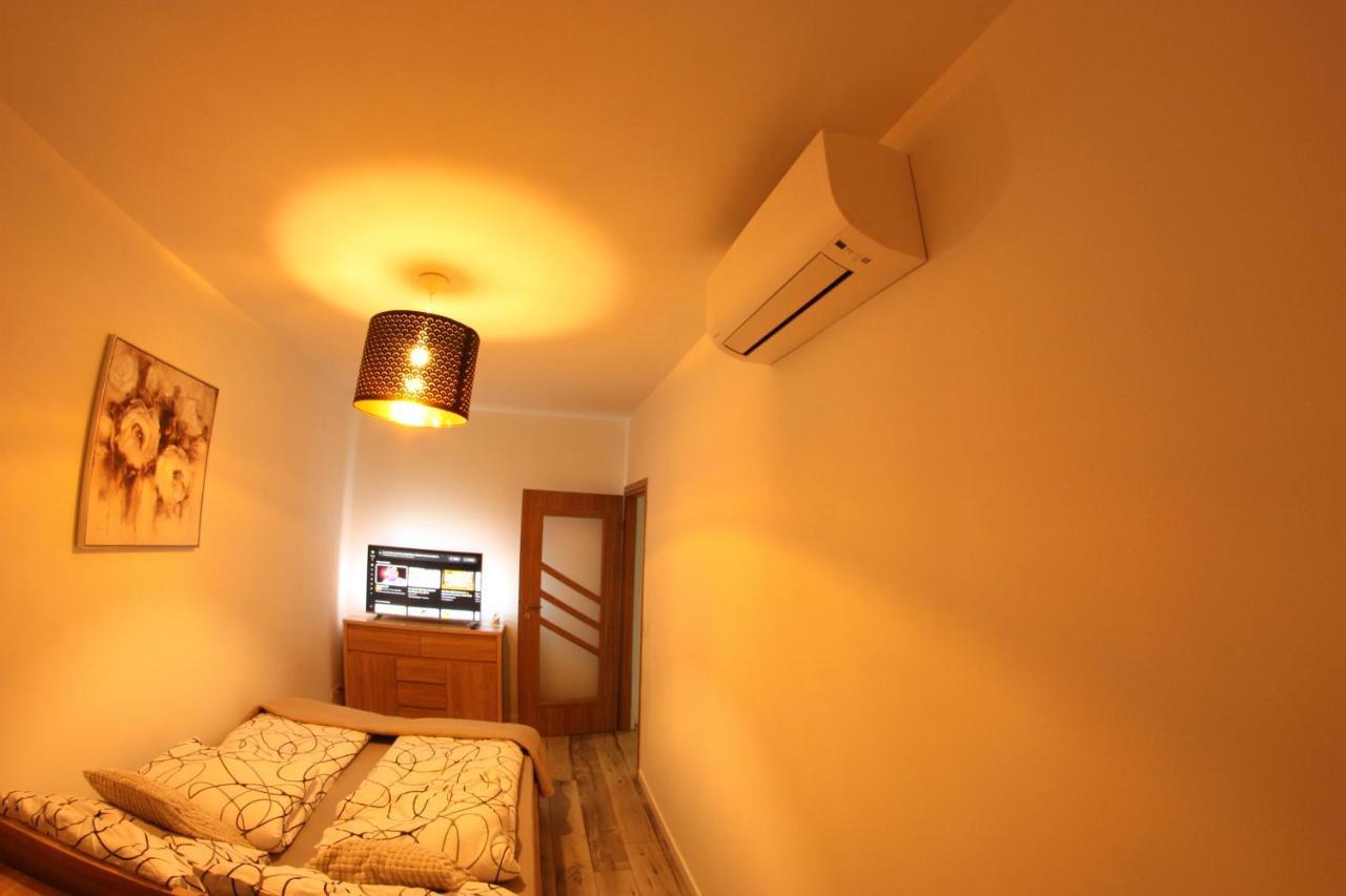 Urban City Apartments Varsavia Esterno foto